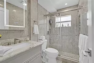 160 NE 8th Ave, Hallandale Beach, FL 33009 - Photo 27