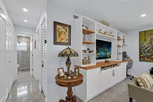 160 NE 8th Ave, Hallandale Beach, FL 33009 - Photo 23