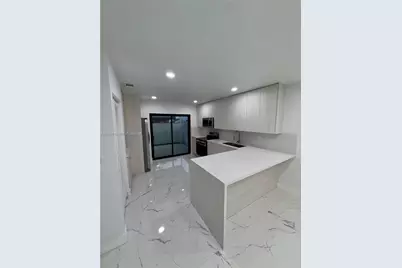 8945 NW 114th St #1, Hialeah Gardens, FL 33018 - Photo 9