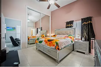 7581 W 29th Way, Hialeah, FL 33018 - Photo 13