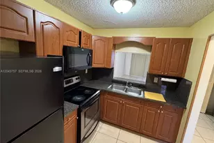 365 NE 125th St, North Miami, FL 33161 - Photo 5