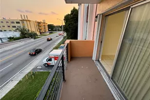 365 NE 125th St, North Miami, FL 33161 - Photo 9