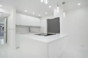 13350 SW 1st St, Pembroke Pines, FL 33027 - Photo 11