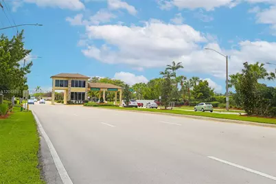 13350 SW 1st St #112P, Pembroke Pines, FL 33027 - Photo 39