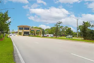 13350 SW 1st St, Pembroke Pines, FL 33027 - Photo 39