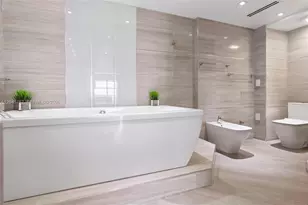 6061 Collins Ave, Miami Beach, FL 33140 - Photo 5