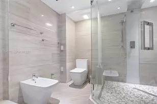6061 Collins Ave, Miami Beach, FL 33140 - Photo 7