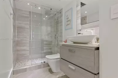 6061 Collins Ave #8F, Miami Beach, FL 33140 - Photo 13