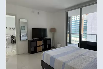 1300 Brickell Bay Dr #901, Miami, FL 33131 - Photo 15