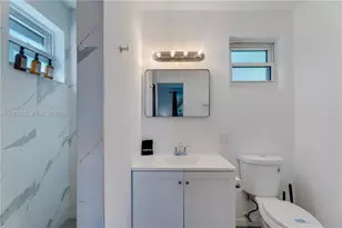 820 SW 26th Rd, Miami, FL 33129 - Photo 17