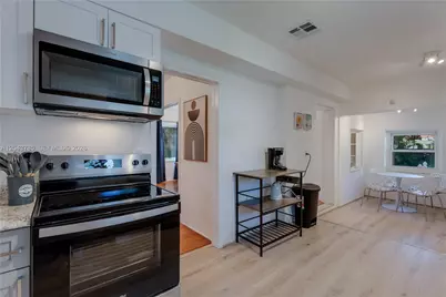 820 SW 26th Rd, Miami, FL 33129 - Photo 9