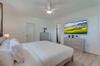 820 SW 26th Rd, Miami, FL 33129 - Photo 15