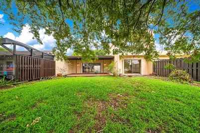 19408 W Lake Dr, Hialeah, FL 33015 - Photo 45
