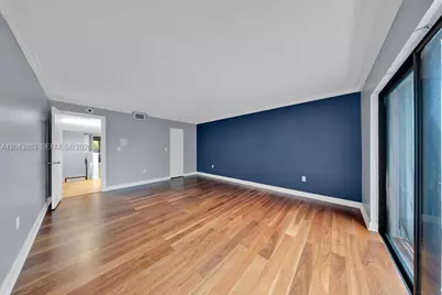 19408 W Lake Dr, Hialeah, FL 33015 - Photo 39