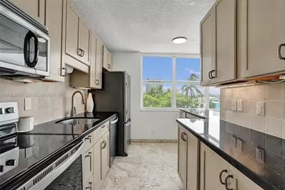 2639 N Riverside Dr #206, Pompano Beach, FL 33062 - Photo 7