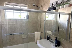836 10th St, Miami Beach, FL 33139 - Photo 13