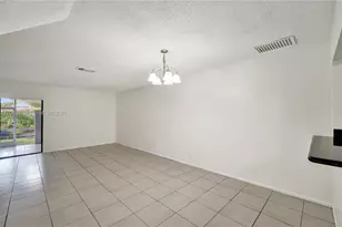 9220 NW 14th St, Pembroke Pines, FL 33024 - Photo 7