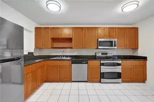 9220 NW 14th St, Pembroke Pines, FL 33024 - Photo 3