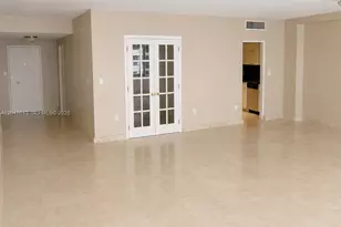 5255 Collins Ave, Miami Beach, FL 33140 - Photo 9