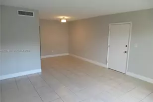 10794 N Kendall Dr, Miami, FL 33176 - Photo 5