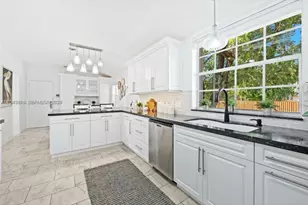 1056 Harrison St, Hollywood, FL 33019 - Photo 9