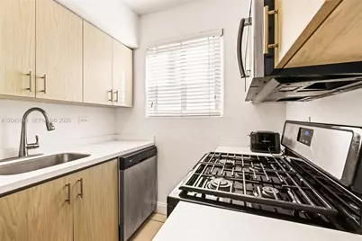 7340 Harding Ave #16, Miami Beach, FL 33141 - Photo 5