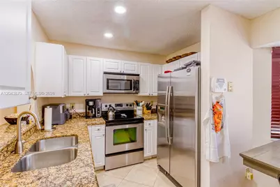 11415 Lakeview Dr #2-D, Coral Springs, FL 33071 - Photo 13