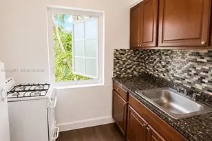 322 25th St, Miami Beach, FL 33140 - Photo 5