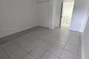 4805 NW 7th St, Miami, FL 33126 - Photo 7