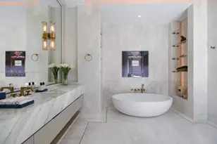 58 Lagorce Cir, Miami Beach, FL 33141 - Photo 23