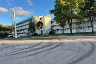 1100 NE 191st St, Miami, FL 33179 - Photo 11