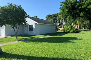 848 SW 10th St, Florida City, FL 33034 - Photo 3