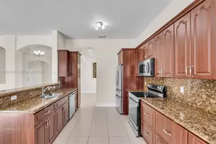 8757 NW 139th Terrace, Miami Lakes, FL 33018 - Photo 13