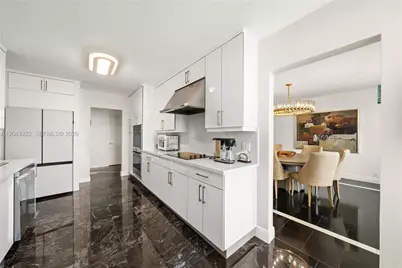 5500 Collins Ave #1902, Miami Beach, FL 33140 - Photo 15
