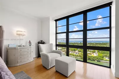5500 Collins Ave #1902, Miami Beach, FL 33140 - Photo 19