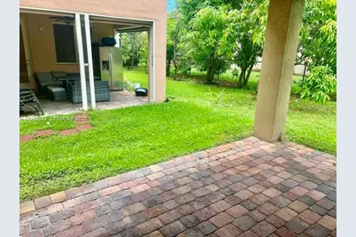 946 NW 206th St, Miami Gardens, FL 33169 - Photo 15