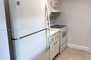 7477 SW 82nd St, Miami, FL 33143 - Photo 5