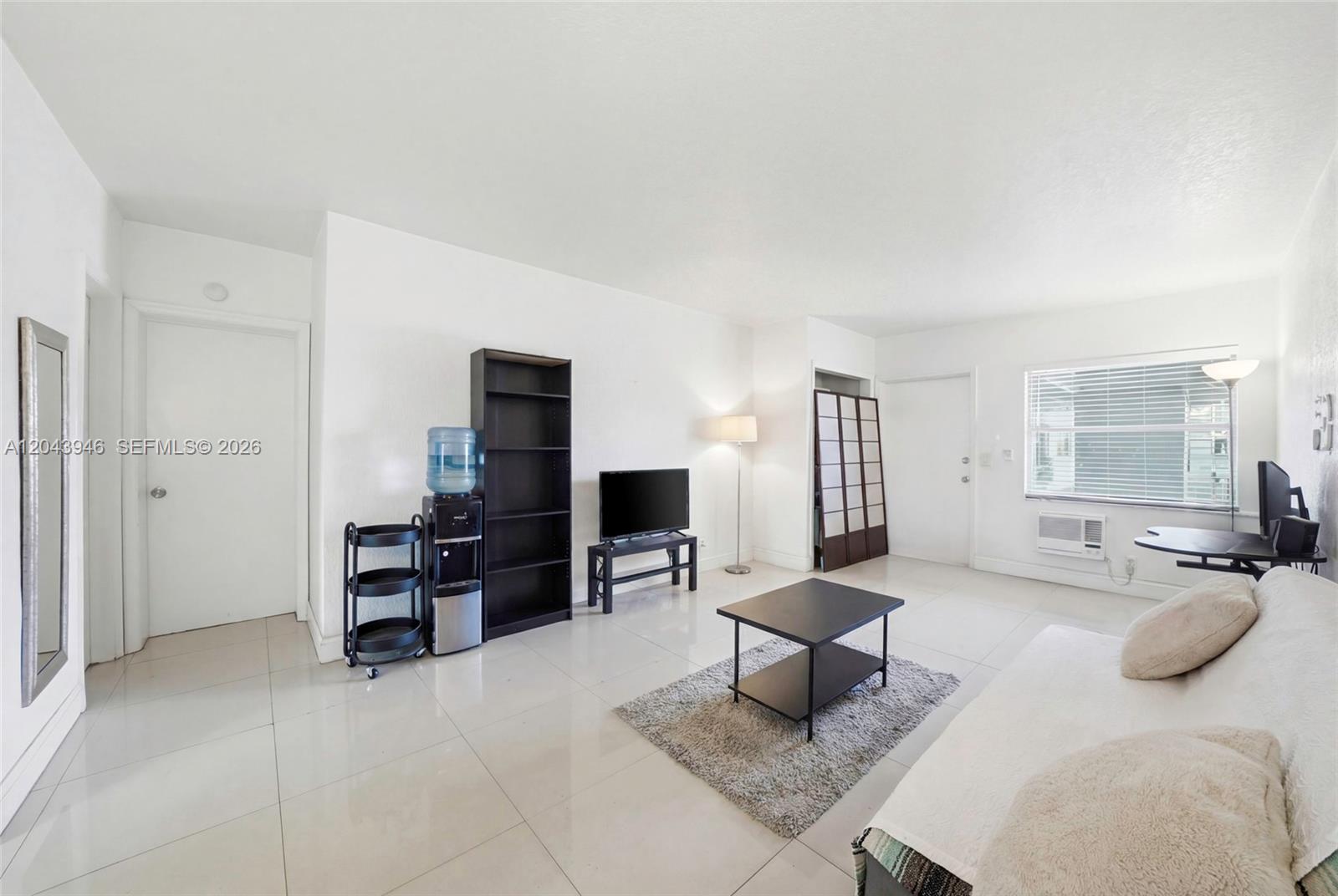1100 NE 9th Ave #105 - 1100 NE 9th Ave #105, Fort Lauderdale, FL 33304 Luxury Property | Jose Angel Pina
