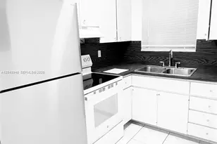400 SE 9th Ct, Hallandale Beach, FL 33009 - Photo 3