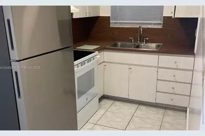 400 SE 9th Ct #9, Hallandale Beach, FL 33009 - Photo 1