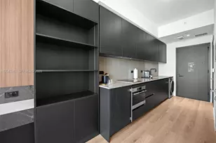 20 NE 11th St, Miami, FL 33132 - Photo 19
