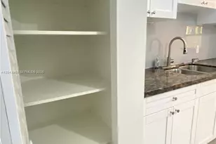 13800 SW 5th Ct, Pembroke Pines, FL 33027 - Photo 5
