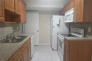 4586 SW 139th Ct, Miami, FL 33175 - Photo 13