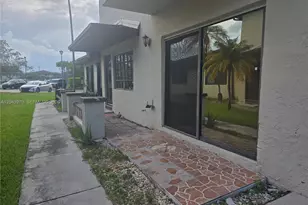 4586 SW 139th Ct, Miami, FL 33175 - Photo 3