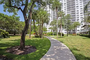 2851 NE 183rd St, Aventura, FL 33160 - Photo 43