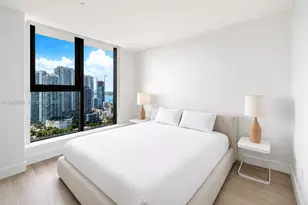 121 NE 34th St, Miami, FL 33137 - Photo 7