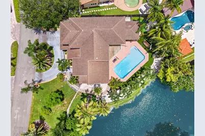 962 SW 93rd Ter, Plantation, FL 33324 - Photo 21