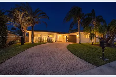 13200 Ortega Ln, North Miami, FL 33181 - Photo 3