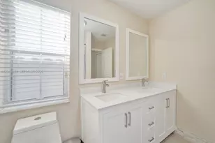 14003 N Cypress Cove Cir, Davie, FL 33325 - Photo 37