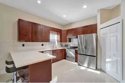14003 N Cypress Cove Cir, Davie, FL 33325 - Photo 13